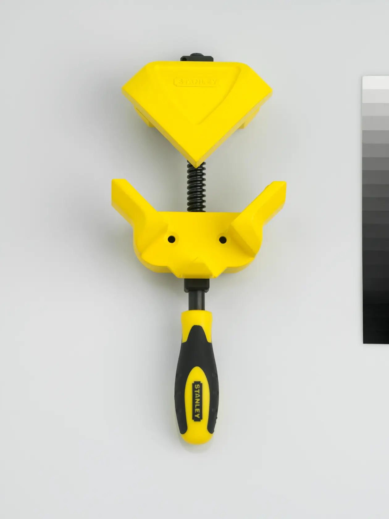 STANLEY 0-83-122 morsetto angolare, giallo e nero, fotografia dall’alto.
