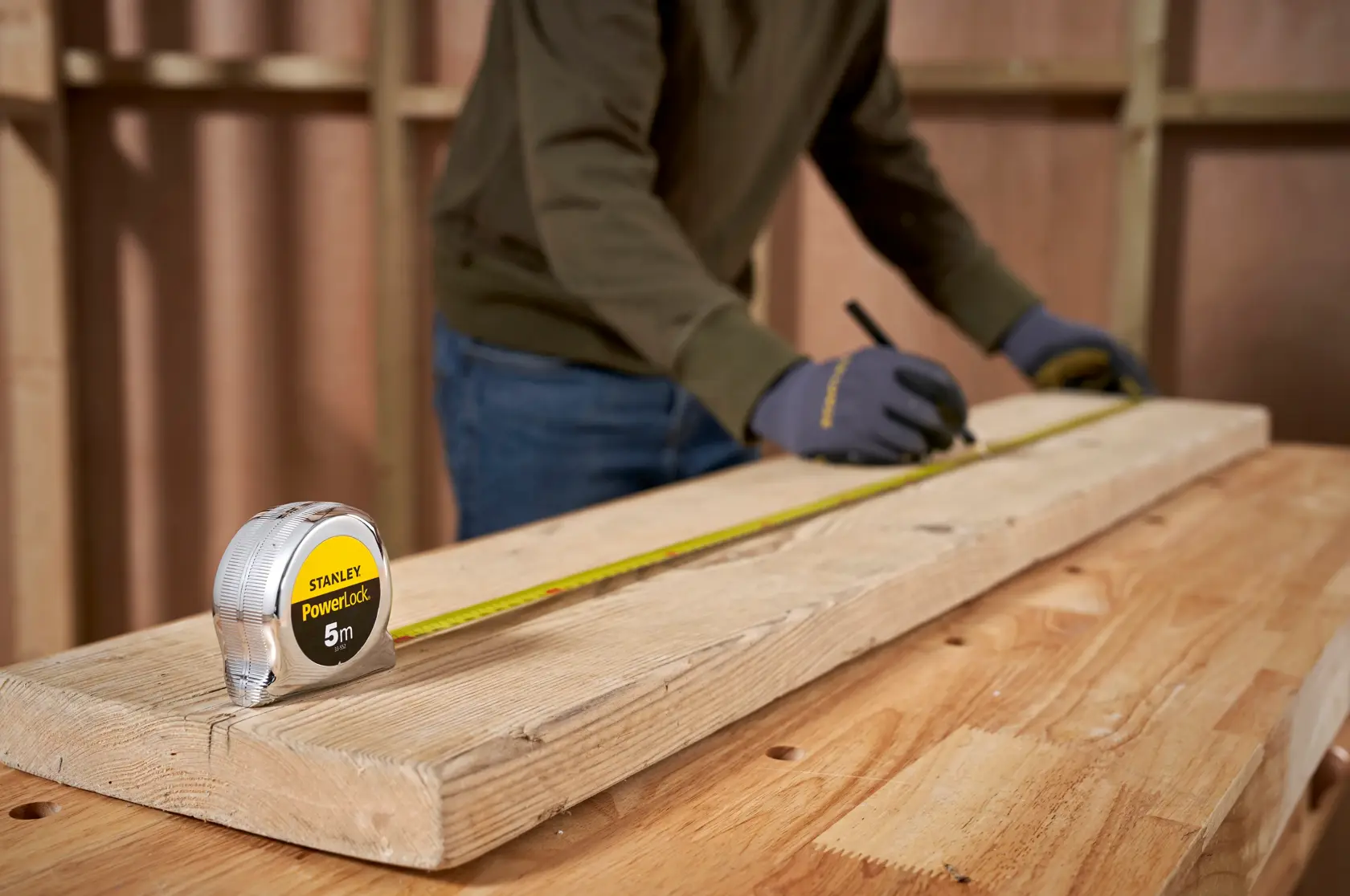STANLEY 1-33-552 metro a nastro su legno, lavoratore segna tavola, fotografia prodotto.