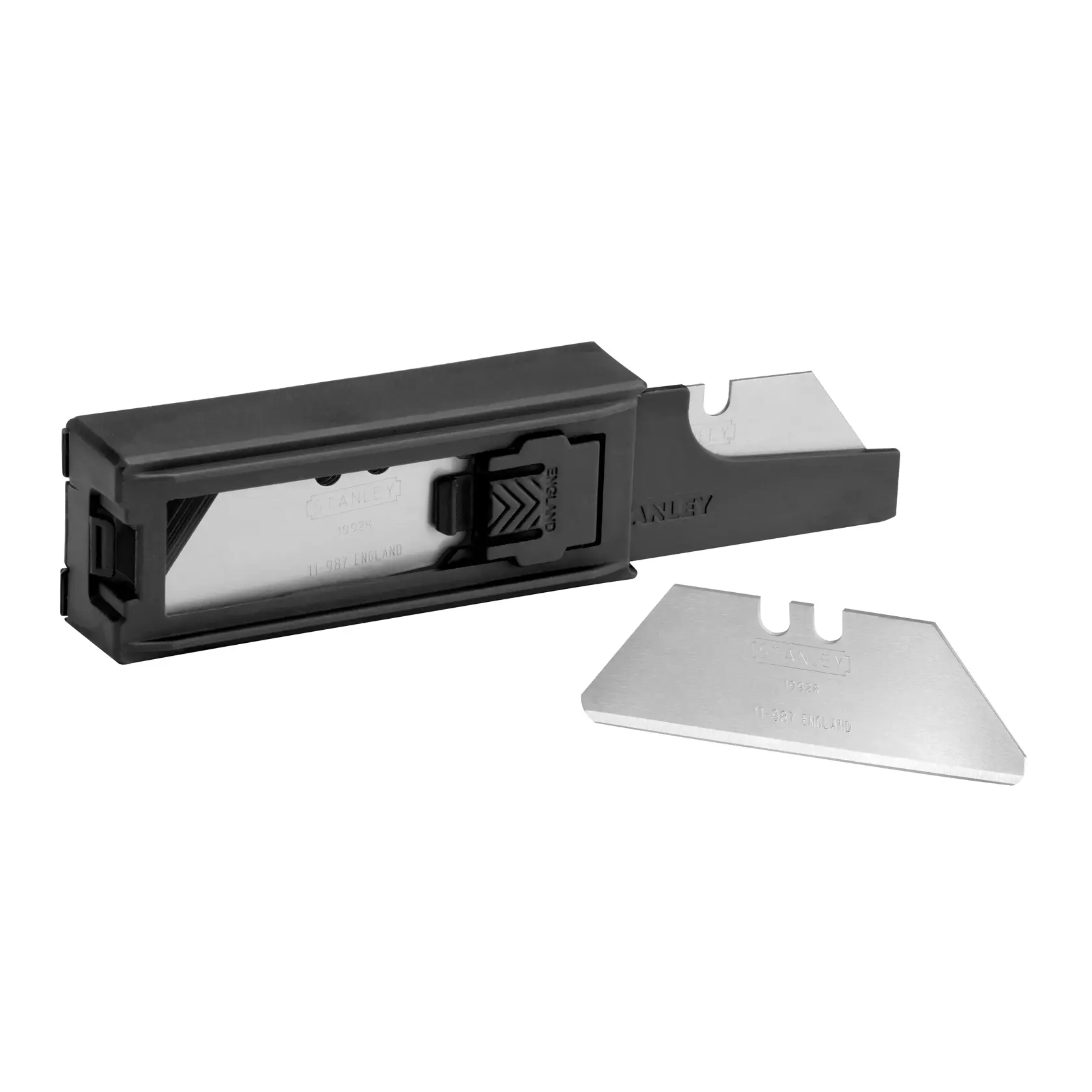 STANLEY 2-11-987 lame per taglierino con dispensatore in plastica nera e due lame trapezoidali sfuse, vista frontale.