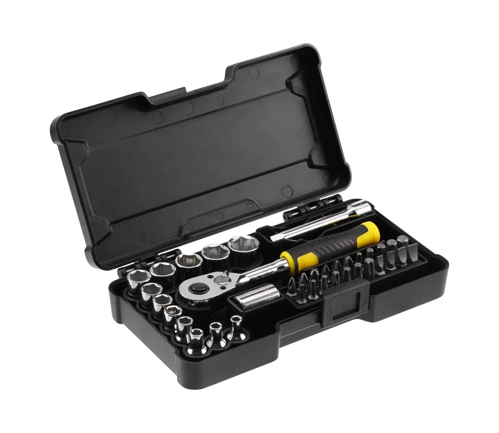 Set di bussole e inserti STANLEY STMT82672-0 con cricchetto in custodia nera, vista angolata su sfondo bianco.